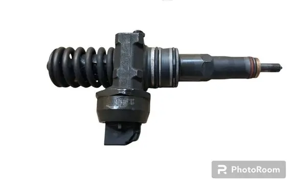Volkswagen PASSAT B5.5 Fuel injector 0414720222