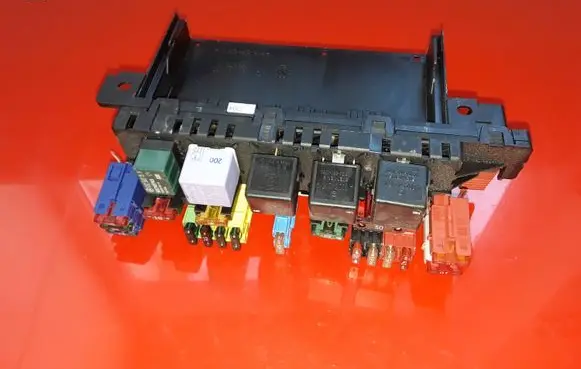 Mercedes-Benz S W220 Fuse module 0025452201