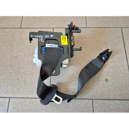KIA Xceed Rear seatbelt 89820J7400K