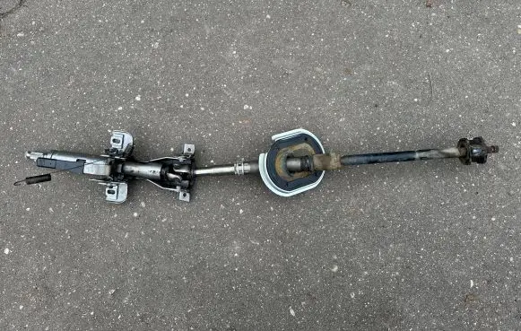 Mitsubishi Pajero Rear steering column MR493262