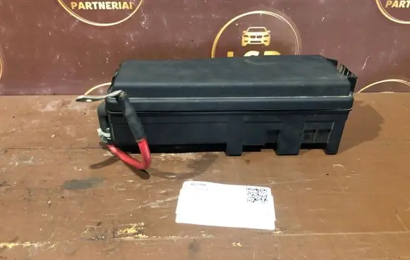 Opel Signum Fuse module 13205800