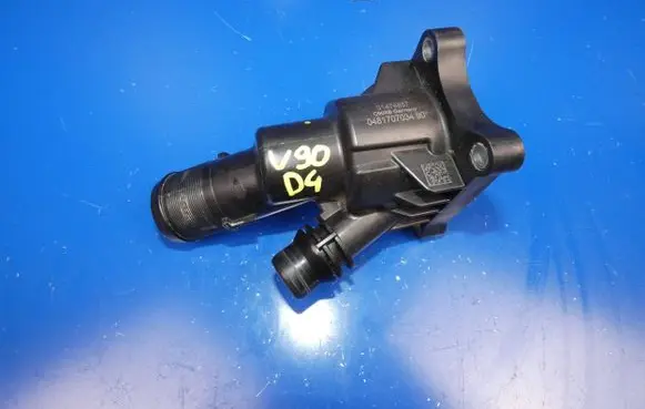 Thermostat/thermostat housing