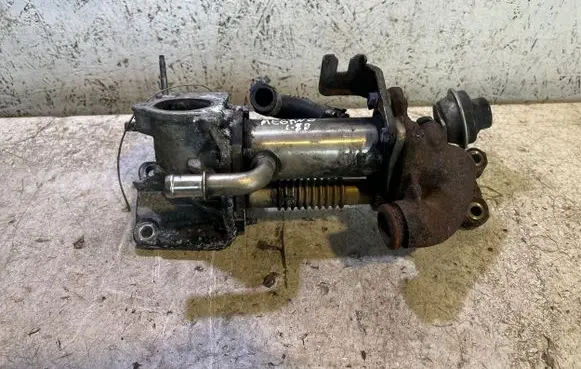 Renault Megane III EGR valve cooler 147355713R 070611A