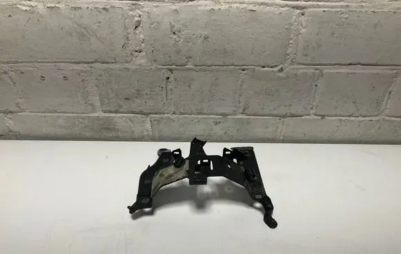 BMW 5 F10 F11 Other engine bay part 7606025
