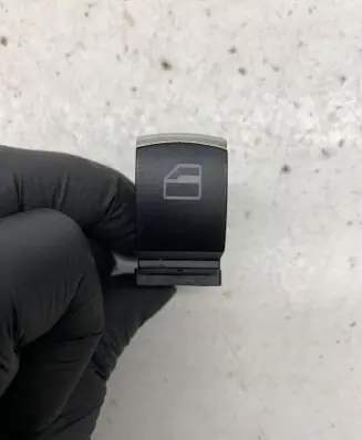 Volkswagen Golf Plus Electric window control switch