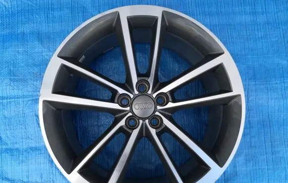 Audi A1 R18 alloy rim 8X0071498C