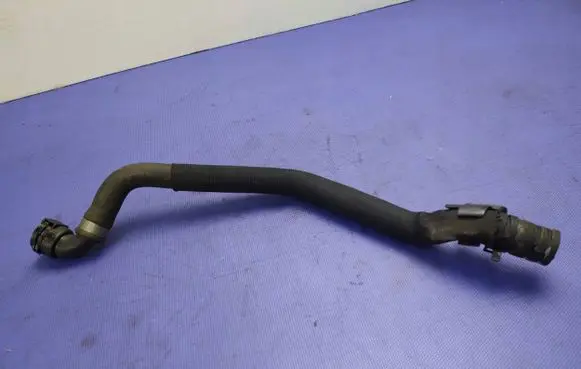 BMW X3 E83 Engine coolant pipe/hose