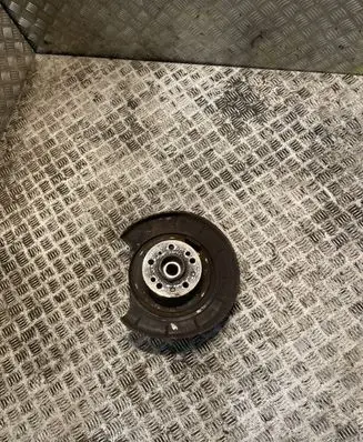 Mercedes-Benz ML W164 Rear wheel hub 1643500808 A1643500808