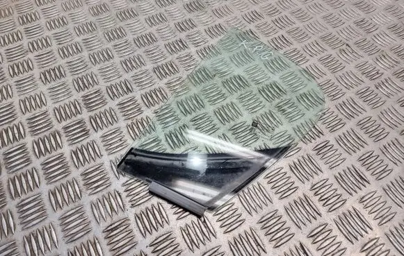 Opel Corsa E Rear vent window glass 43R000479 E000191 DOT211M86AS2