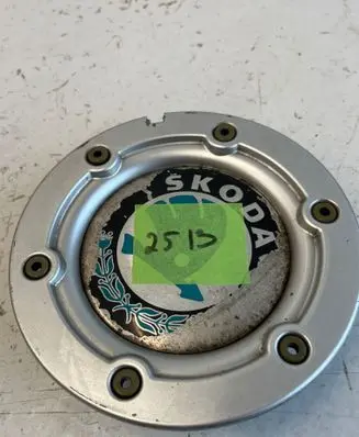 Skoda Octavia Mk1 (1U) Original wheel cap 9071775