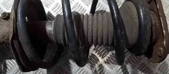 Toyota Avensis T250 Front coil spring