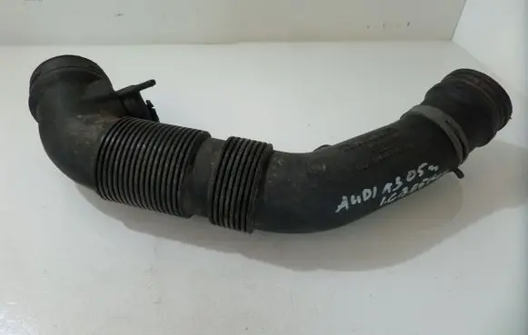 Audi A3 S3 8P Air intake hose/pipe 1K0129684