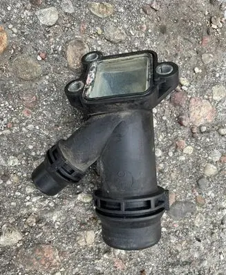BMW 5 E39 Engine coolant pipe/hose 11122247744