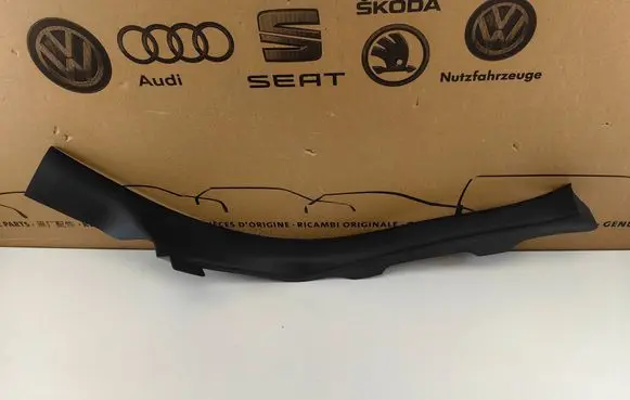 Audi A5 8T 8F Rear sill trim cover 8T8867768A