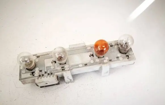 Skoda Octavia Mk2 (1Z) Tail light bulb cover holder 1z5945257a