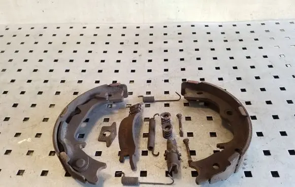 KIA Sportage Handbrake/parking brake pads 
