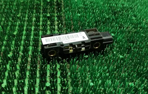Nissan Almera Tino Airbag deployment crash/impact sensor 98830AY000