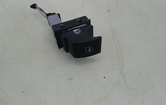 Volkswagen Golf Plus Electric window control switch