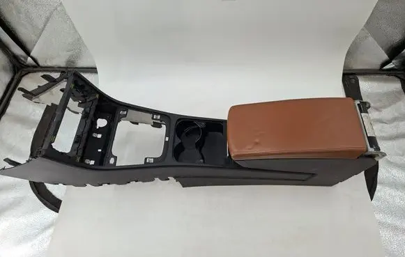 Volkswagen PASSAT CC Center console 3C0863319