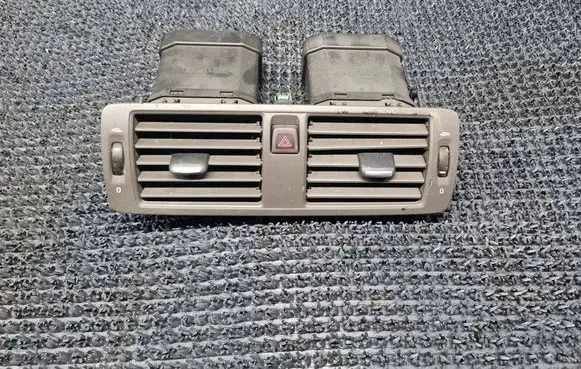 Volvo V50 Dash center air vent grill 30739296 07W192
