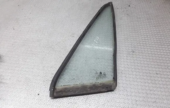 Hyundai Galloper Front door vent window glass four-door 
