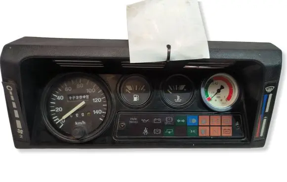Land Rover Defender Speedometer (instrument cluster) 