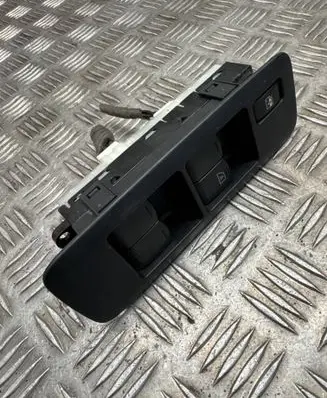 Nissan Qashqai Electric window control switch 25401Bb60A 23214C