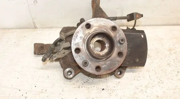 Opel Vivaro Front wheel hub