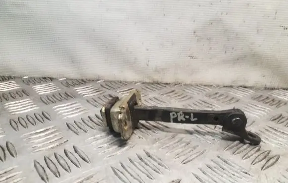 Hyundai Terracan Front door check strap stopper