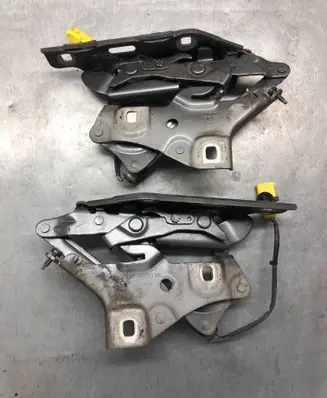 Audi A4 S4 B9 Engine bonnet/hood hinges 8W0823302C 8W0823301C 8W0823823