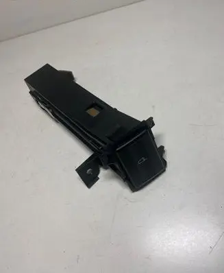 Ford Mondeo Mk III Cup holder 1S7113564A