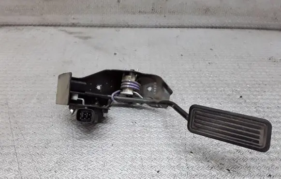 Toyota Avensis T250 Accelerator throttle pedal 7811135030