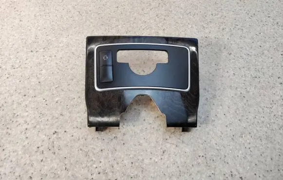 Mercedes-Benz CLS C218 X218 Gear shifter surround trim plastic A2186806007 A2186807207 A2129051302