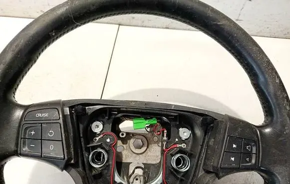 Volvo C30 Steering wheel buttons/switches 