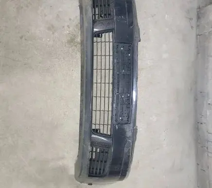 Volkswagen Golf V Front bumper 1K0807221 55D300400 1K0807217