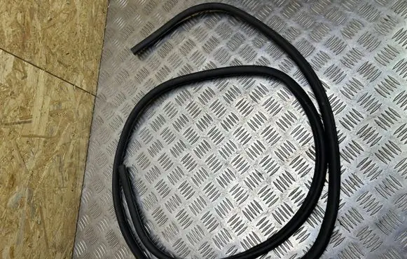 BMW 5 F10 F11 Engine compartment rubber 7019779