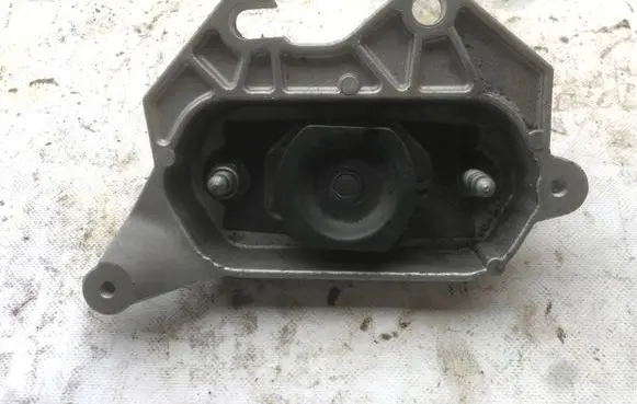 Renault Clio V Gearbox mount 112536909R