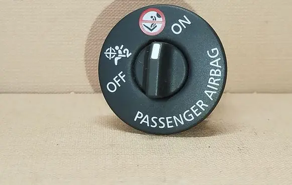 Passenger airbag on/off switch