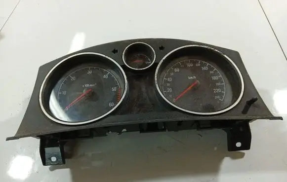 Opel Astra H Speedometer (instrument cluster) 13225988