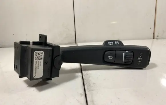 Volvo V70 Wiper control stalk 31275360