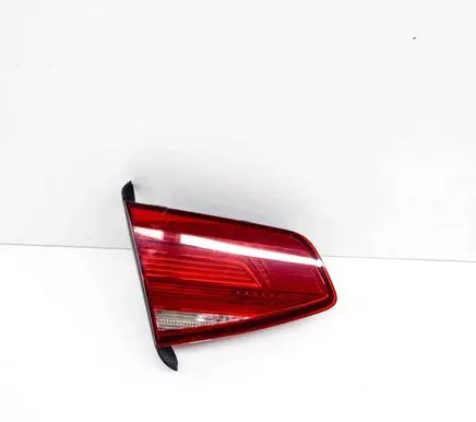 Tailgate rear/tail lights