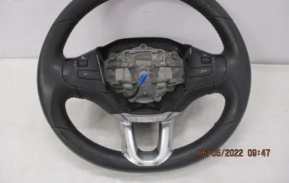 Peugeot 2008 I Steering wheel