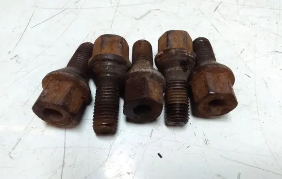 Nuts/bolts