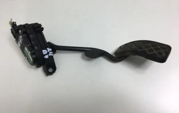 Audi A4 S4 B7 8E 8H Accelerator throttle pedal 8E2721523E