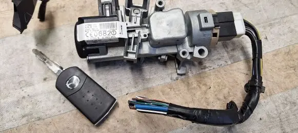 Mazda 6 Ignition lock GJ6A66938A ET2221M VP2ALF15607AC