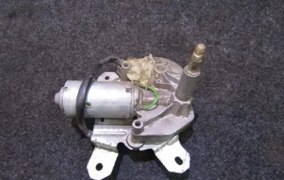 Nissan Terrano Rear window wiper motor