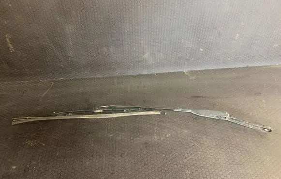 Renault Trafic II (X83) Front wiper blade arm 80005697 80005697B