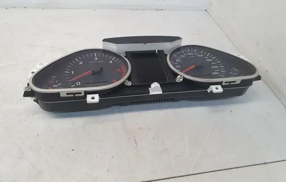 Audi A6 S6 C6 4F Speedometer (instrument cluster) 4F0920900N 4F0910900A