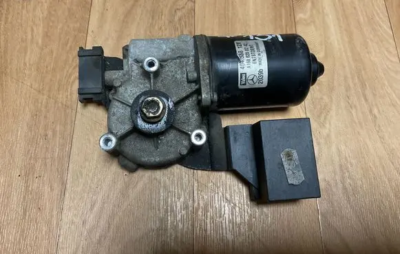 Mercedes-Benz A W168 Wiper motor A1688200242 404388 2039B