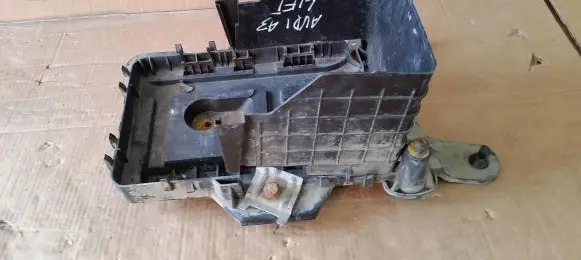 Volkswagen Golf V Battery box tray 1K0915333